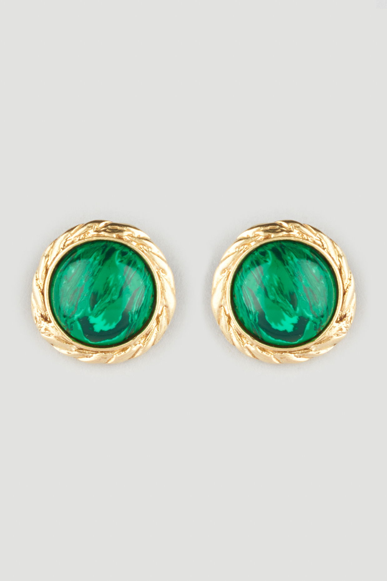 Gold Stud Earrings With Green Stone - Trendz & Traditionz Boutique – TRENDZ  & TRADITIONZ BOUTIQUE