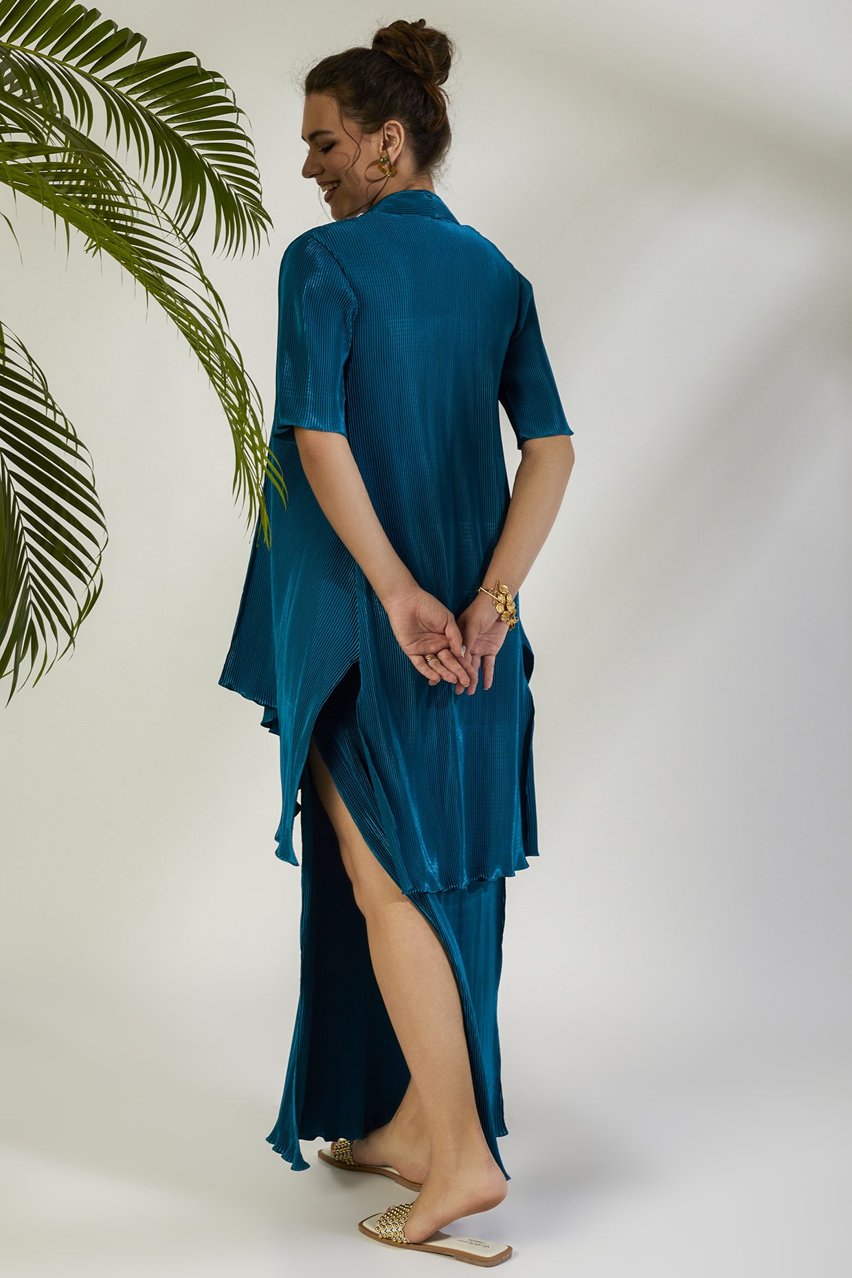 Blue Black Multicolor Georgette Floral Long Shrug - Shrugs Online in India  | Long shrug, Dress indian style, Wardrobe style