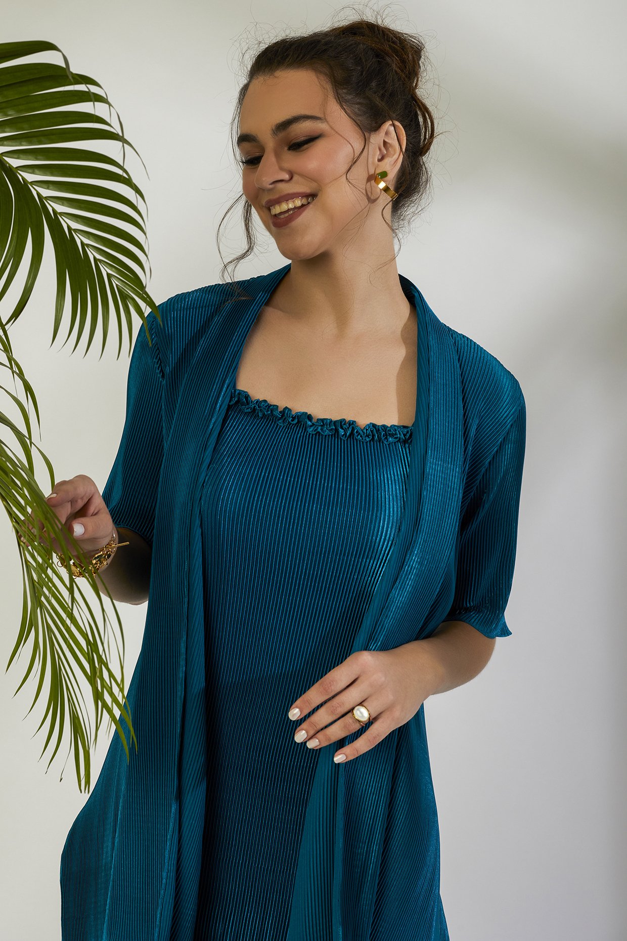 OSCAR DE LA RENTA Cape-effect appliquéd tulle and stretch-silk gown | NET -A-PORTER